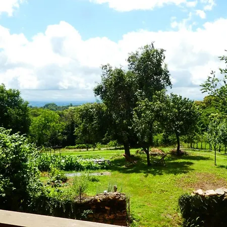 Spacieuse Dans Maison De Caractere, Au Calme, Avec Belle Vue Bed and breakfast Saint-Cirgues (Lot)