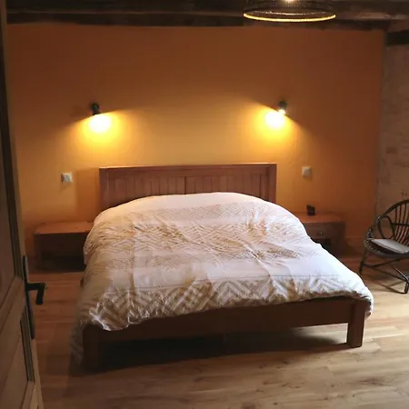 Bed and breakfast Spacieuse Dans Maison De Caractere, Au Calme, Avec Belle Vue *