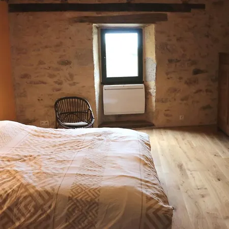 Bed and breakfast Spacieuse Dans Maison De Caractere, Au Calme, Avec Belle Vue *